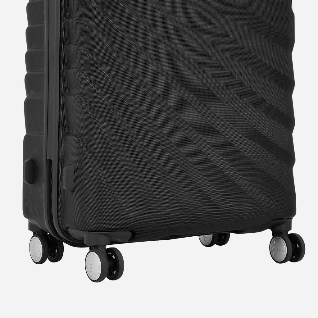 Safari Polaris Black Trolley Bag with TSA Lock - Image 7