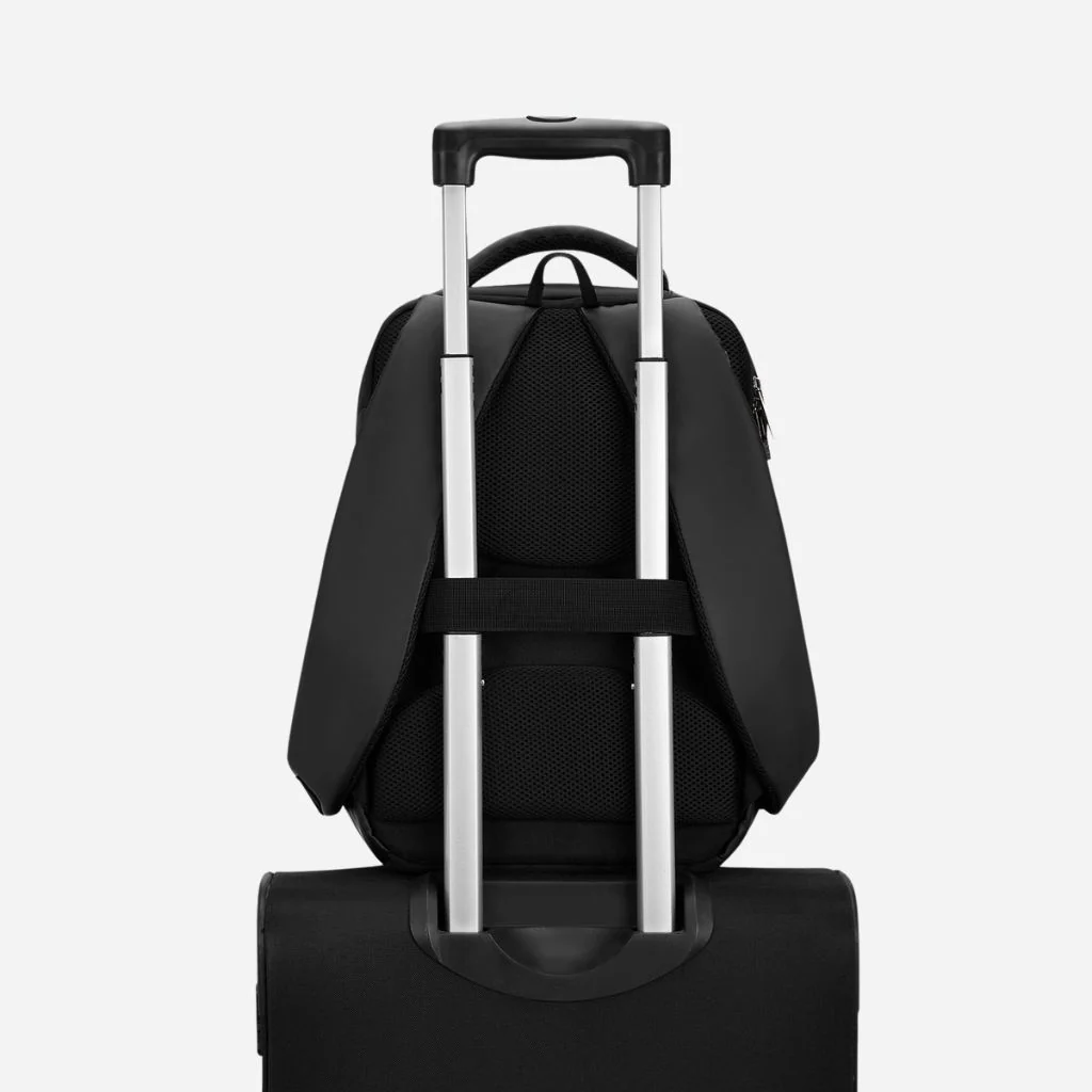 Safari Form Plus 3 32L Black Laptop Backpack with Easy Access Pockets - Image 4